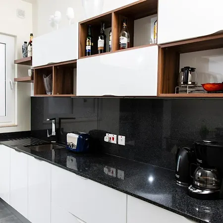 Apartment Fully Serviced Penthouse With Great Views -