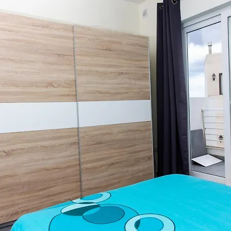 Fully Serviced Penthouse With Great Views -