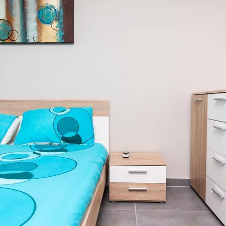 Fully Serviced Penthouse With Great Views - * Gharghur