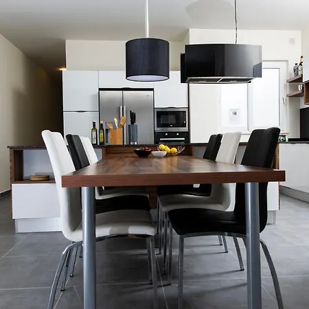 Apartmán Fully Serviced Penthouse With Great Views - *